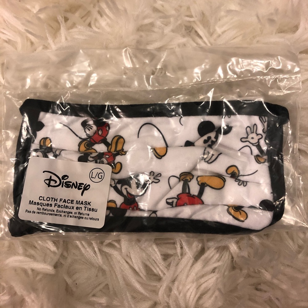 Unopened Disney parks Mickey Mouse face mask